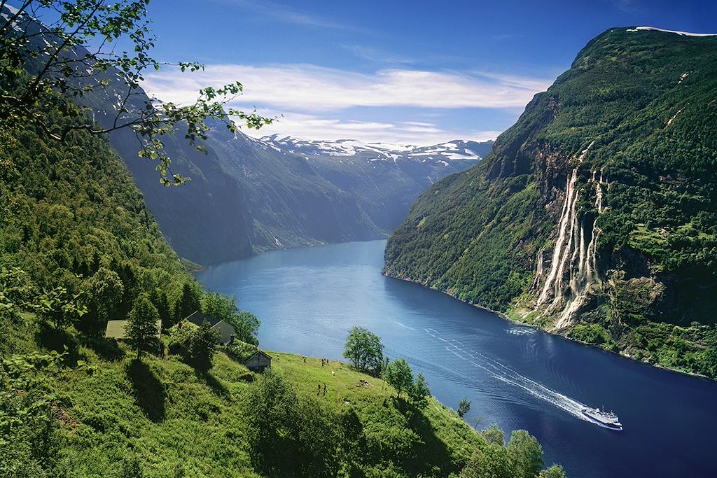 Image Multiactivités Dans Les Fjords De Norvège - Randonnée Et Kayak Dans Le Parc National Du Jotuheimen