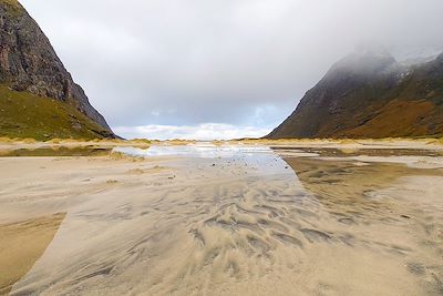 Reflet plage de Kirkefjord - Lofoten - Norvège