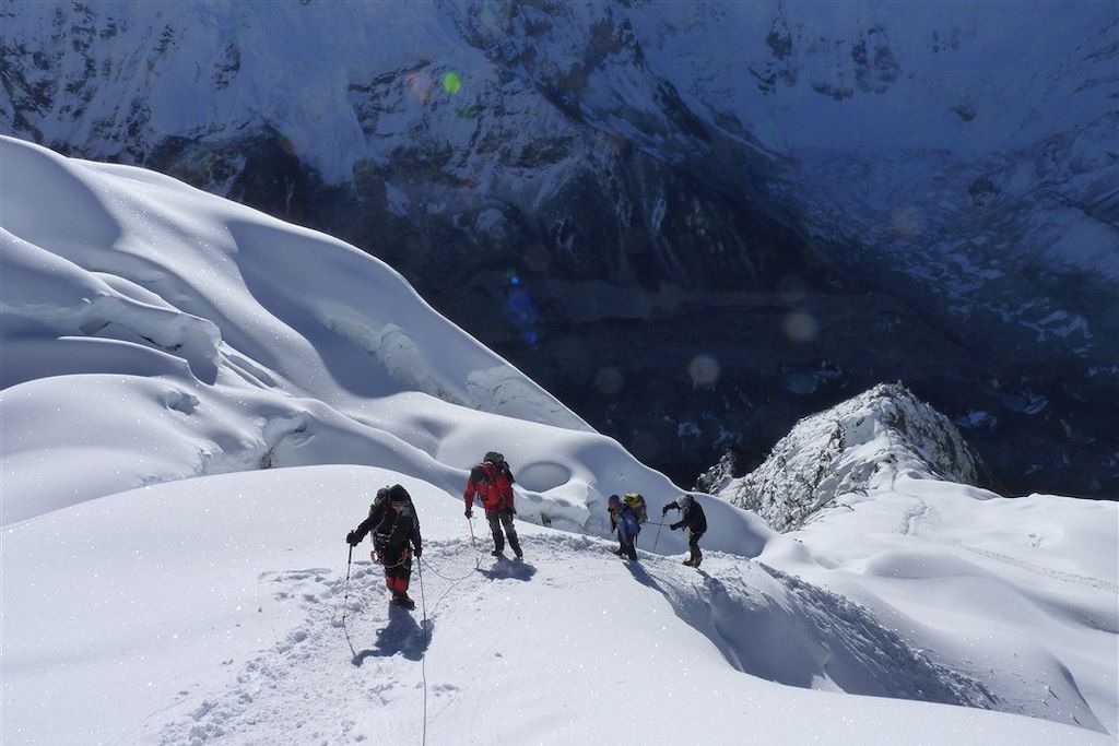 Voyage Island Peak (6189m) 1
