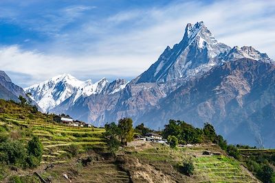 © Kaz00 / iStock - Le Machapuchare - Annapurnas - Himalaya - Népal Le Machapuchare - Annapurnas - Himalaya - Népal