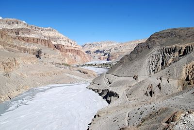 © Jean-Bernard Desbat - Village de Chele - vallée de Kali Gandaki - Mustang Village de Chele - vallée de Kali Gandaki - Mustang