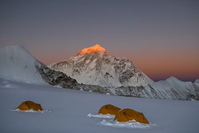 Campement dans la neige - De l'Everest au Makalu - Traversée du Népal 