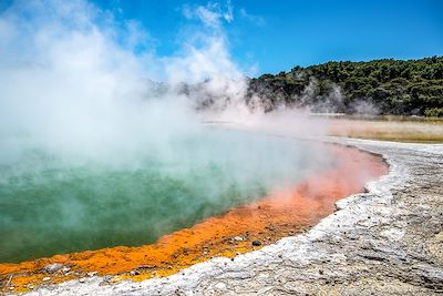 © Stanislas Gros - Champagne Pool - Wai-O-Tapu - Nouvelle Zélande Champagne Pool - Wai-O-Tapu - Nouvelle Zélande