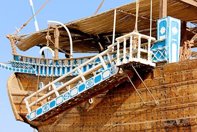 Bateau traditionnel dans le port du Sur - Oman