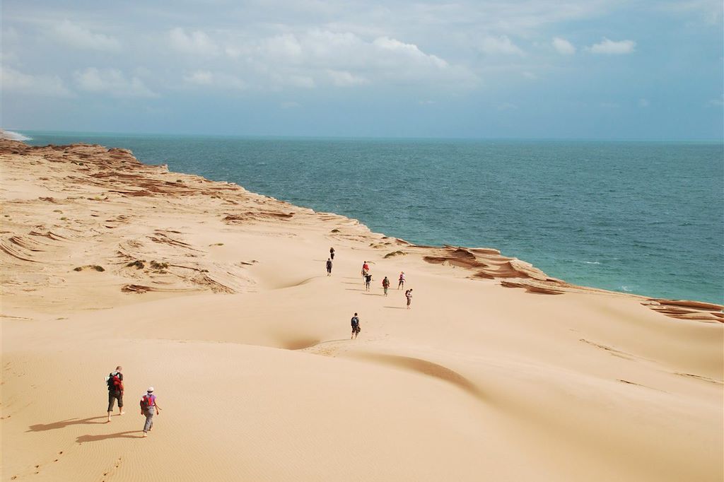 Image Traversée De Mascate Au Rul Al Khali, Randonnée Dans Les Sugar Dunes,