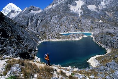 © Laurence Fleury - Lagune Cullicocha - Cordillere Blanche - Pérou Lagune Cullicocha - Cordillere Blanche - Pérou