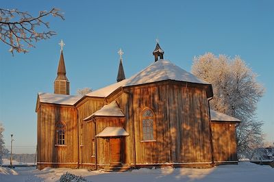 Eglise en bois typique de la région de Suwalki - Pologne