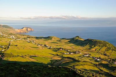 © dinozaver / Istock - Ile de Sao Jorge - Açores - Portugal Ile de Sao Jorge - Açores - Portugal