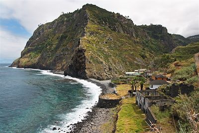 © Danielle Ghostine - Sao Jorge - Santana - Ile de Madère - Portugal Sao Jorge - Santana - Ile de Madère - Portugal
