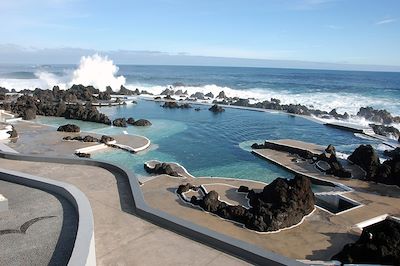 © Marion Rimbaud - Piscine aménagée de Porto Moniz - Madére Piscine aménagée de Porto Moniz - Madére