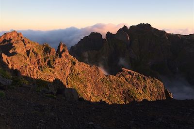 © Julie Foucher - Lever de soleil sur le Pico do Arieiro - Madère Lever de soleil sur le Pico do Arieiro - Madère