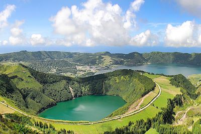 © stephane / Adobe Stock - Lagoa do Canario - Sao Miguel - Açores - Portugal Lagoa do Canario - Sao Miguel - Açores - Portugal