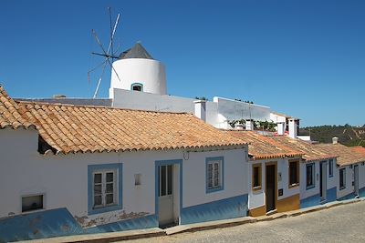 © vouvraysan / Adobe Stock - Odeceixe - Algarve - Portugal Odeceixe - Algarve - Portugal