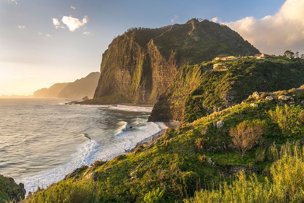 Image Randonnée En Liberté À Madére - Le Pico Ruivo Et Arieero - Les Sommets De Madére - Santana