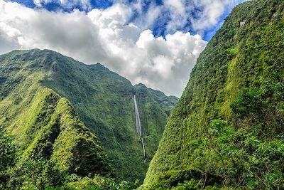 © Julien / Fotolia - Cascade blanche - La Réunion Cascade blanche - La Réunion