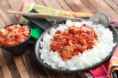 © Jérôme Rommé / Adobe Stock - Rougail saucisses - La Réunion Rougail saucisses - La Réunion