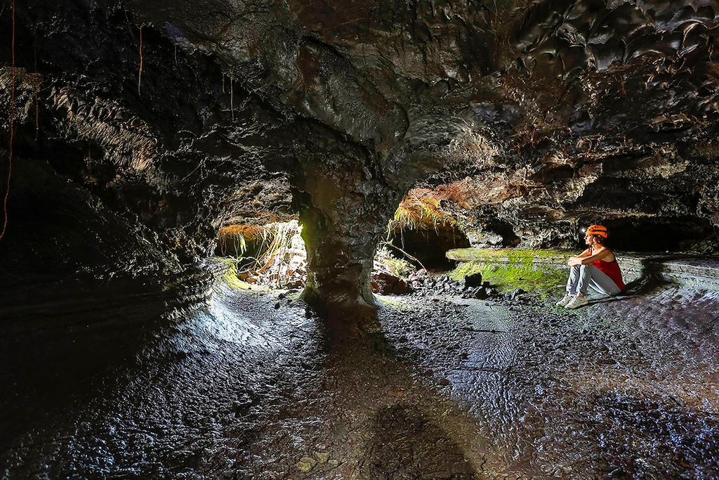 Image Découverte île de la Réunion – Tunnel de lave Réunion – Randonnée Mafate