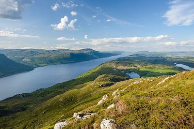 © Visit Inverness - Paysage du Loch Ness - Highlands - Ecosse - Royaume-Uni Paysage du Loch Ness - Highlands - Ecosse - Royaume-Uni