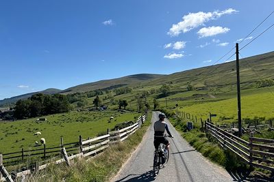 © Lili Marsan - Vélo - Sur les hauteurs de Loch-Tay - Ecosse - Royaume-Uni Vélo - Sur les hauteurs de Loch-Tay - Ecosse - Royaume-Uni