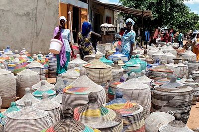 © Camille Andrieu - Marché d'artisanat - Région Saint-Louis - Sénégal Marché d'artisanat - Région Saint-Louis - Sénégal