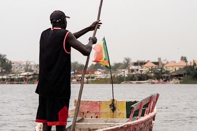 © Alvaro Lavin / Stocksy - Pêcheur au Sénégal Pêcheur au Sénégal