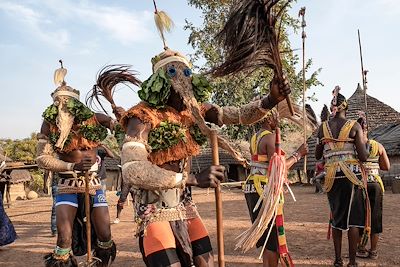 village d'Ethiolo, danses traditionnelles Bassari avec masques éléphants - Région de Kédougou - Sénégal