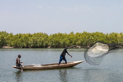 Pêcheurs sur le fleuve Casamance - Sénégal