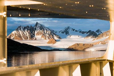 © GERAULT Gregory / hemis.fr - Côte des 7 glaciers - Spitzberg - Norvège Côte des 7 glaciers - Spitzberg - Norvège
