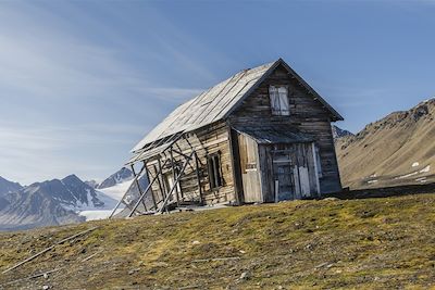 Cabane d'une ancienne exploitation minière à Recherchefjorden - Spitzberg - Norvège