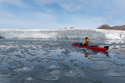 Fjords et glaciers en kayak au Spitzberg