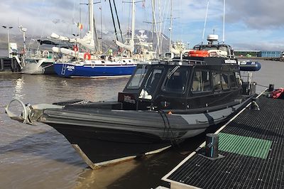 © Vincent Dufour - Notre bateau pour les transferts - Spitzberg - Norvège Notre bateau pour les transferts - Spitzberg - Norvège