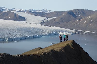 © Laurent Corson - Face au glacier - Spitzberg Face au glacier - Spitzberg