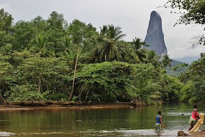 © Théophile Lautrey - Pico Cão Grande - Sao Tomé Pico Cão Grande - Sao Tomé