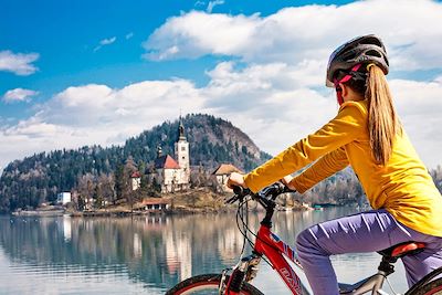 Enfant à vélo - Bled - Slovénie