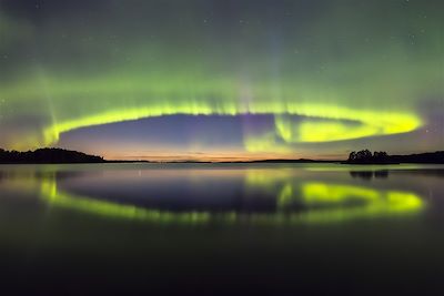 Aurore boréale sur le lac Saimaa - Savonlinna - Finlande