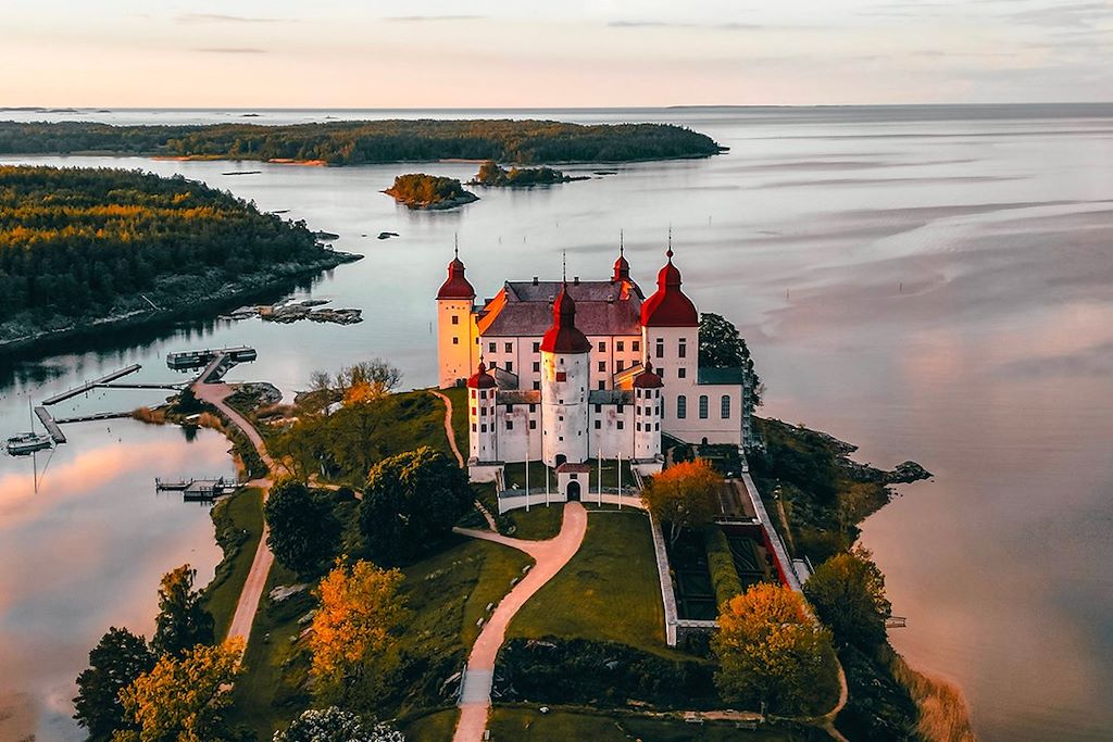 Image Canal de Göta - Château de Lackö - Lacs de Vänern et Vättern