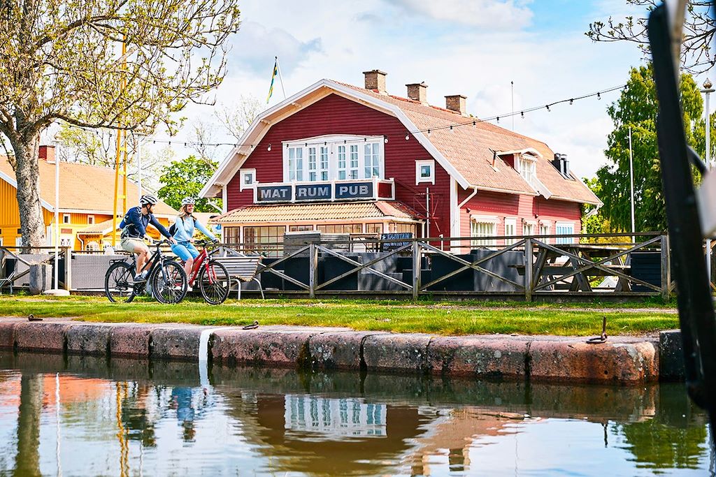 Image Canal de Göta - Château de Lackö - Lacs de Vänern et Vättern