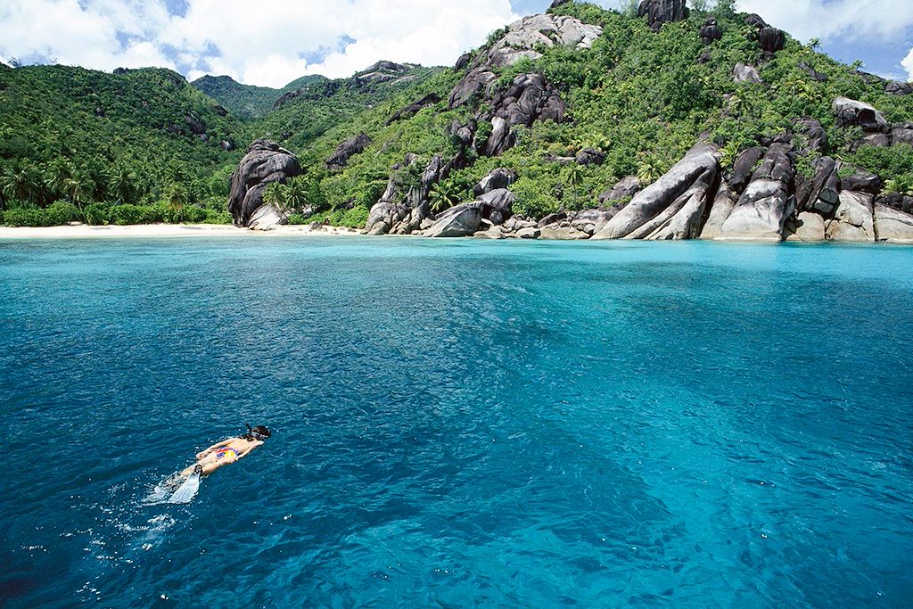 Image Praslin - vallée de mai - vélo à la Digue - Mahé - voyage aux seychelles