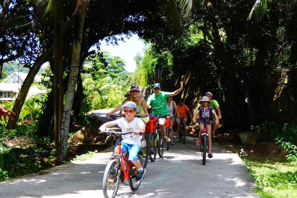 Image Mahé - vélo à la Digue - anse source d'argent - Seychelles kayak - Praslin
