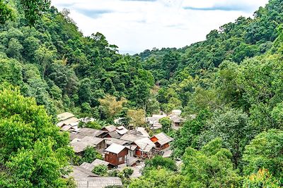 Village dans les montagnes vers Chiang Mai - Thaïlande