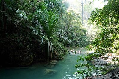 Baignade - Parc national Erawan - Province de Kanchanaburi - Thaïlande