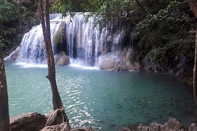 © Marie Joffres - Cascade d'Erawan - Thaïlande Cascade d'Erawan - Thaïlande