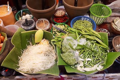 © Marie Joffres - Sur le marché de Bangkok - Thaïlande Sur le marché de Bangkok - Thaïlande