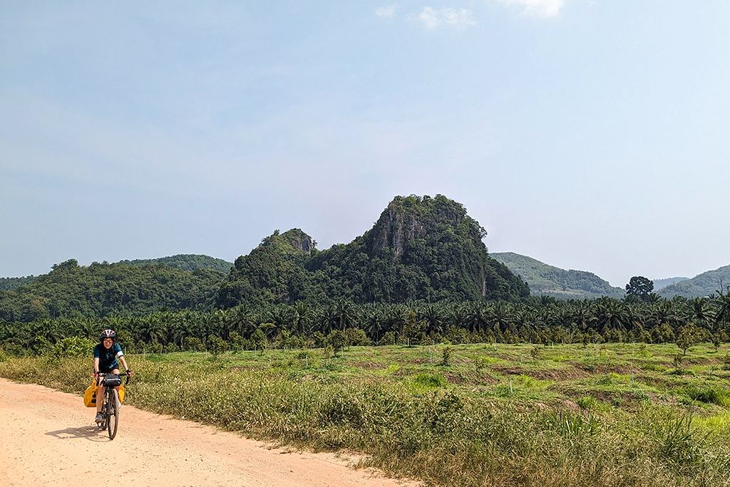 Image Thaïlande à vélo de Bangkok à Surat Thani – Excursion en bateau à Khao Sok – Vélo dans le golf de Th
