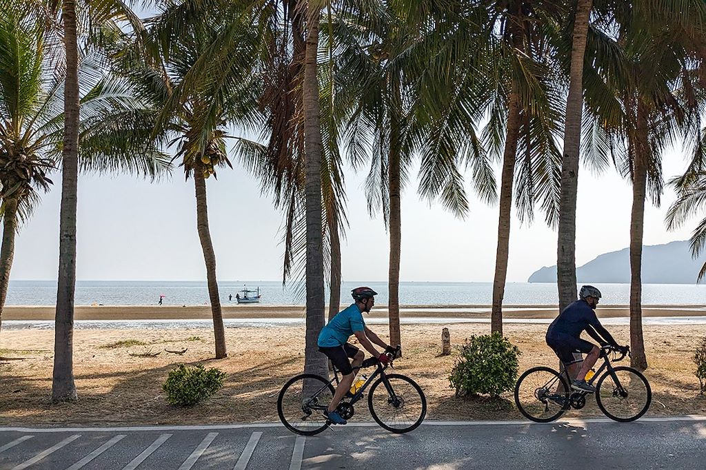 Image Thaïlande à vélo de Bangkok à Surat Thani – Excursion en bateau à Khao Sok – Vélo dans le golf de Th