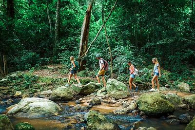 © Joshua Resnick / Adobe Stock - Randonneurs -Thaïlande Randonneurs -Thaïlande