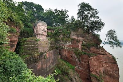 © Ian Cumming/Axiom - RF, Design Pics Inc / Alamy / Hemis - Grand Bouddha de Leshan - Sichuan - Chine Grand Bouddha de Leshan - Sichuan - Chine