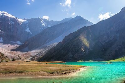 Les eaux turquoise du Lac kulikalon -  Tadjikistan