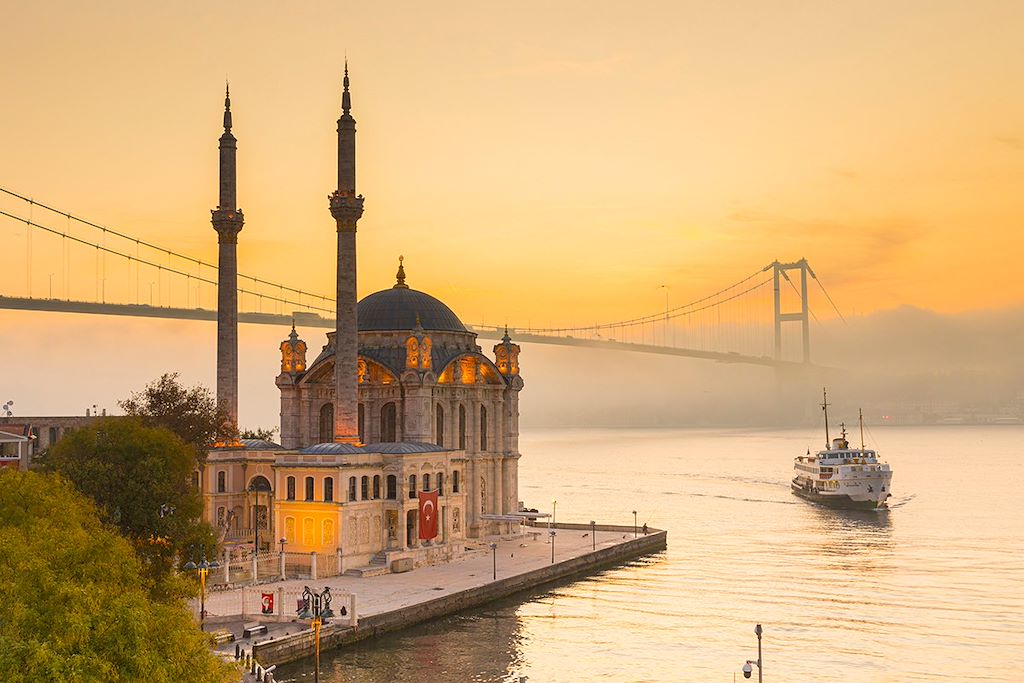 Image Randonnée En Turquie - Randonnée En Cappadoce - Cheminées De Fée - Visite Guidée D'Istanbul
