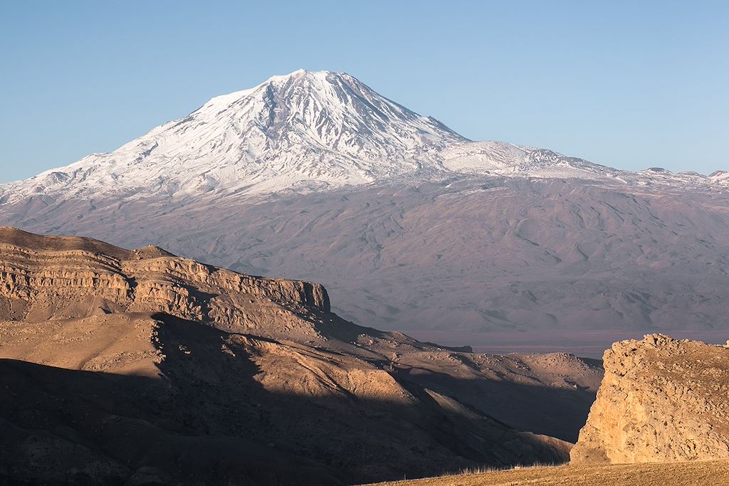 Image Ascension du Mont Ararat : Grimper le Plus Haut Sommet de Turquie (5137m)